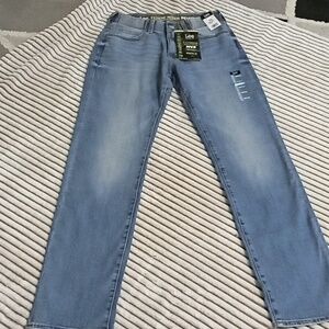 Extreme Motion Lee Jeans